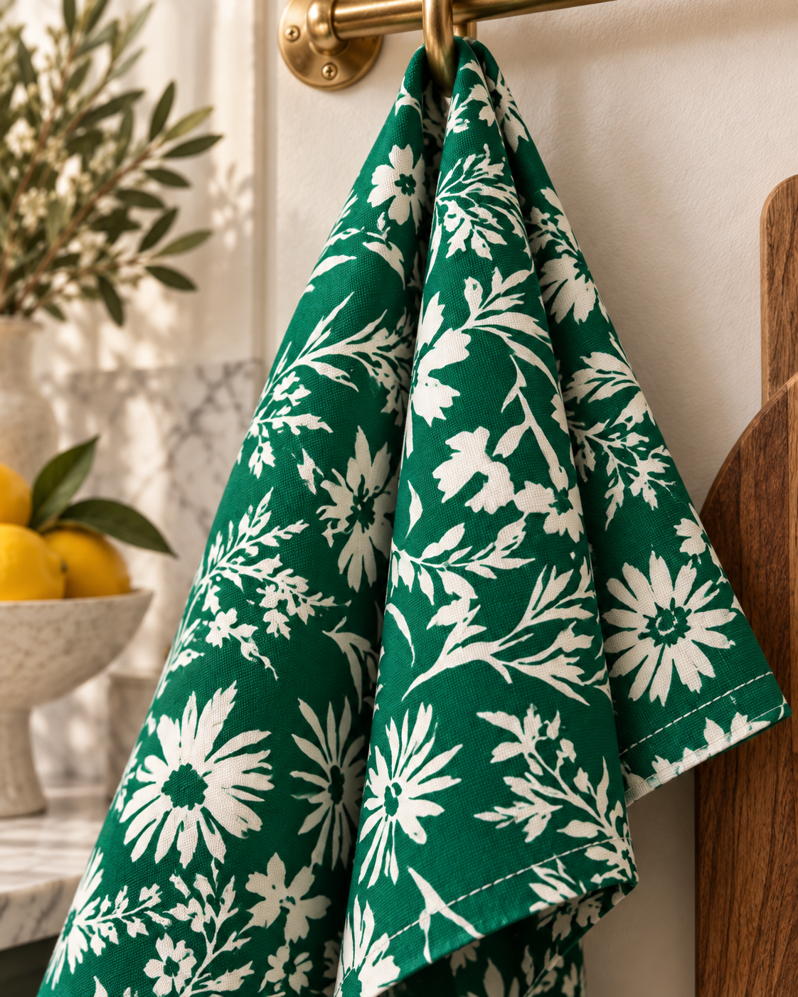 White Daisy Floral Tea Towel | Green Botanical Kitchen Towel